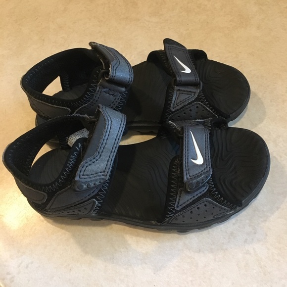 black nike sandals for toddlers